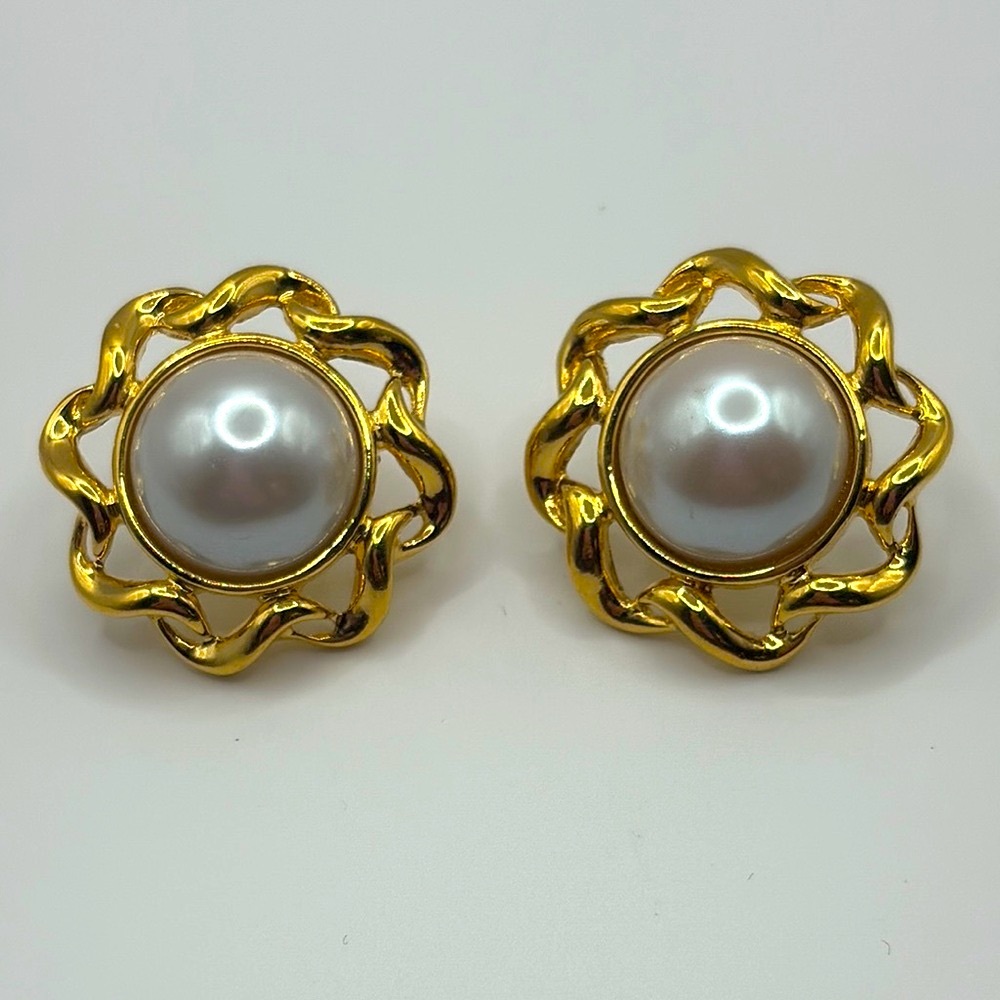 Elegant 22Kt Gold and Pearl Twist Earrings